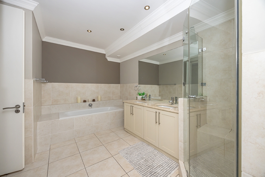 2 Bedroom Property for Sale in Beachfront Western Cape